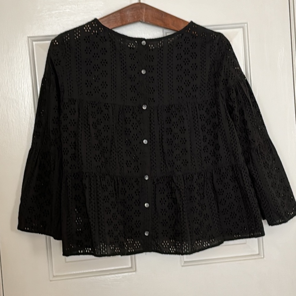 Madewell black eyelet top. Size Medium. - Picture 4 of 11